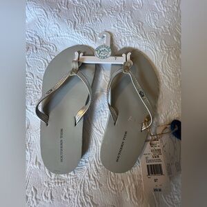 Southern Tide Metallic Silver Flip Flops 🩴- NWT